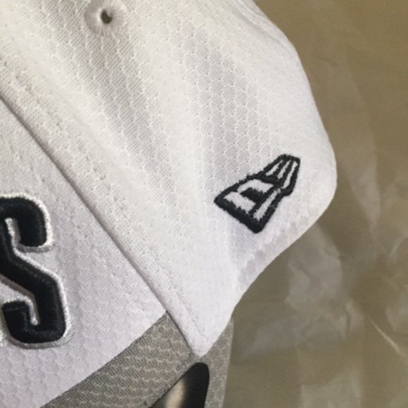 New England Patriots Super Bowl LIII Champions Baseball Hat w/Stickers & Price - Picture 2 of 6